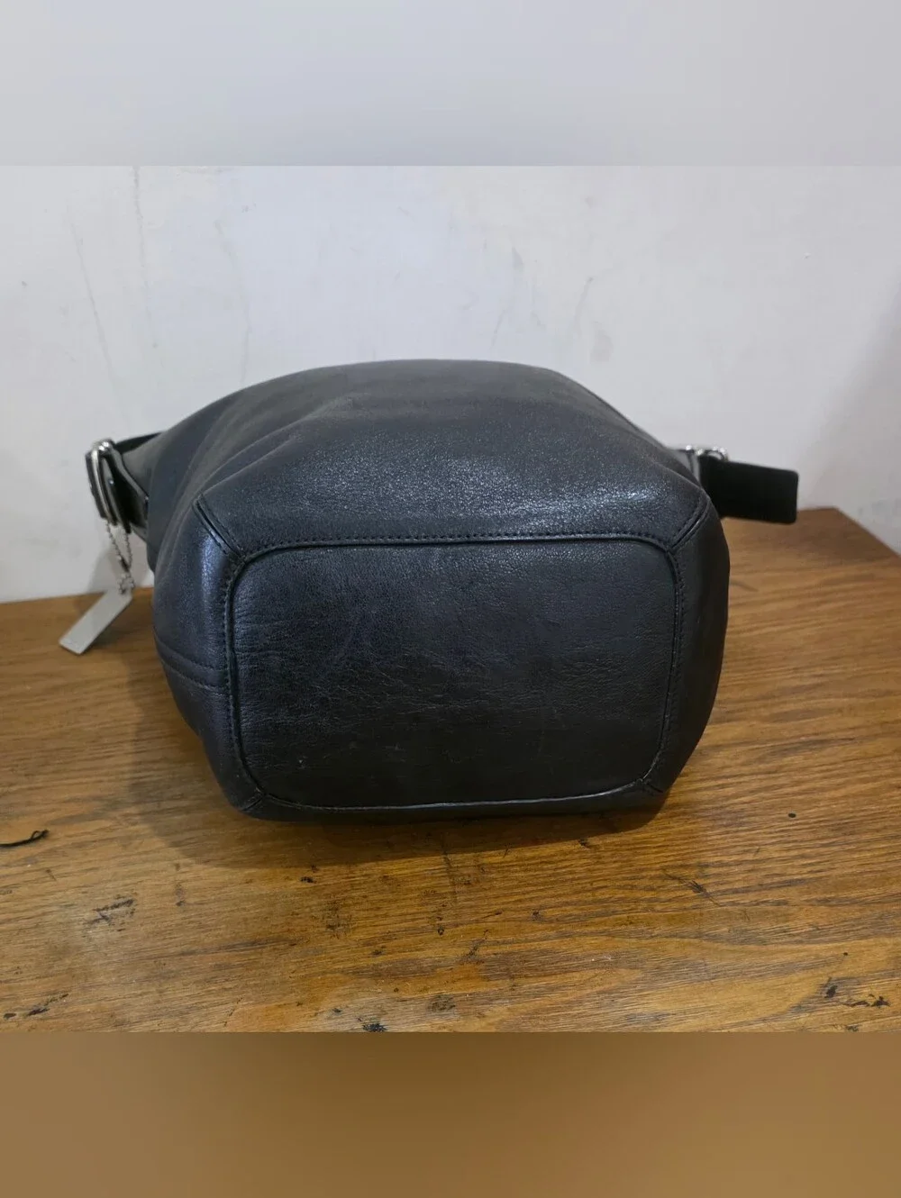 Like New!Vintage Coach bucket soft black leather Shoulder bag
